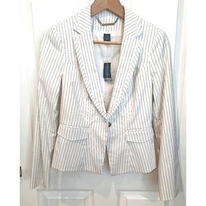 WHITE HOUSE BLACK MARKET WHITE AND BLACK STRIPED BLAZER SIZE-0